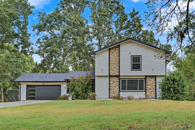 1511 E Groves Drive, Ozark, MO 65721