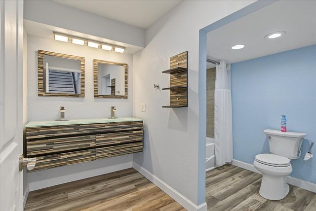 1511 E Groves Drive, Ozark, MO 65721