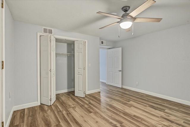 1511 E Groves Drive, Ozark, MO 65721
