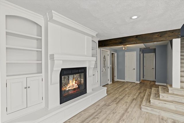1511 E Groves Drive, Ozark, MO 65721