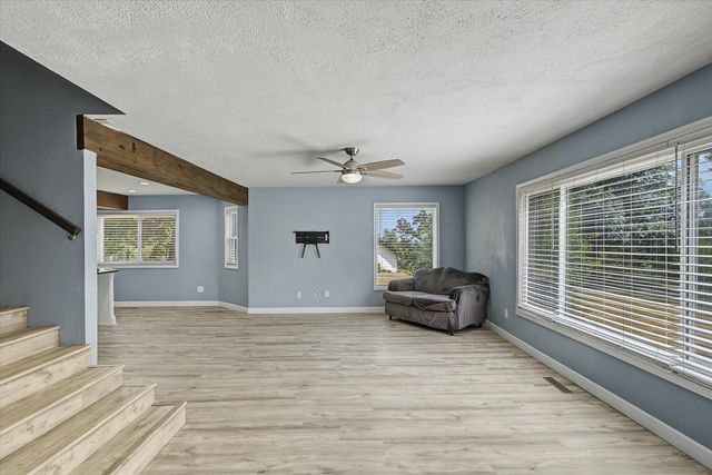 1511 E Groves Drive, Ozark, MO 65721