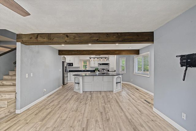 1511 E Groves Drive, Ozark, MO 65721