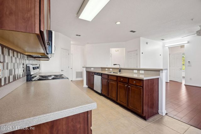 13364 BEACH Boulevard 436, Jacksonville, FL 32224