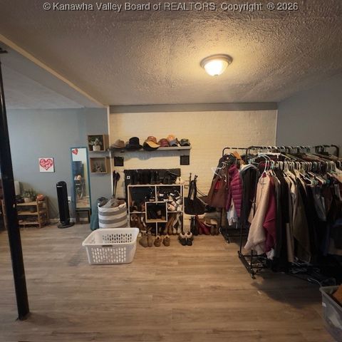 402 Circle Drive, Hurricane, WV 25526