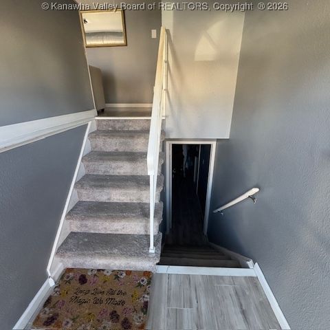 402 Circle Drive, Hurricane, WV 25526