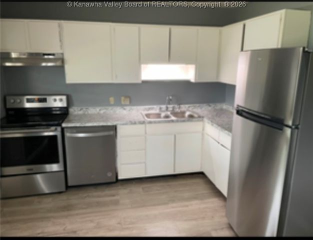 402 Circle Drive, Hurricane, WV 25526