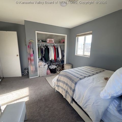 402 Circle Drive, Hurricane, WV 25526