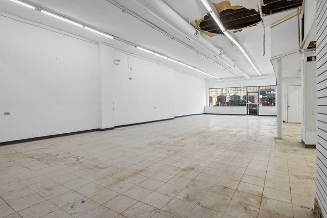 2833 W Cermak Road, Chicago, IL 60623