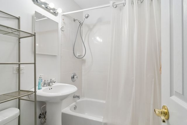 2102 George Street, Rolling Meadows, IL 60008