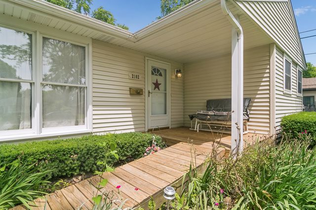 2102 George Street, Rolling Meadows, IL 60008