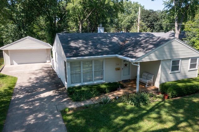 2102 George Street, Rolling Meadows, IL 60008