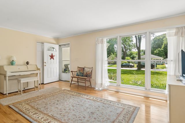 2102 George Street, Rolling Meadows, IL 60008