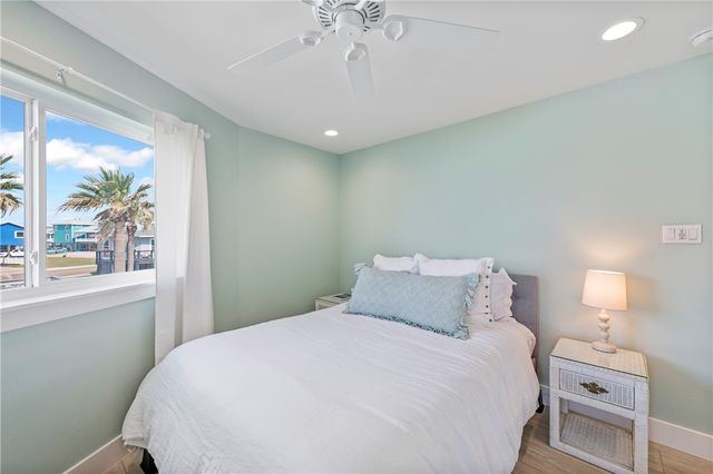 1923 S 11th St 16, Port Aransas, TX 78373