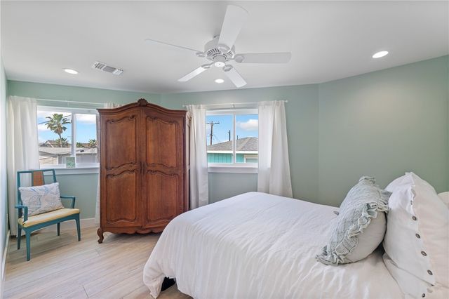 1923 S 11th St 16, Port Aransas, TX 78373