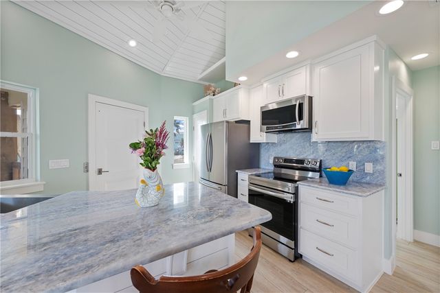 1923 S 11th St 16, Port Aransas, TX 78373