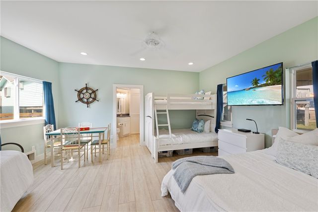 1923 S 11th St 16, Port Aransas, TX 78373