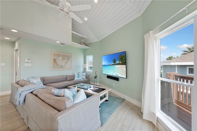 1923 S 11th St 16, Port Aransas, TX 78373