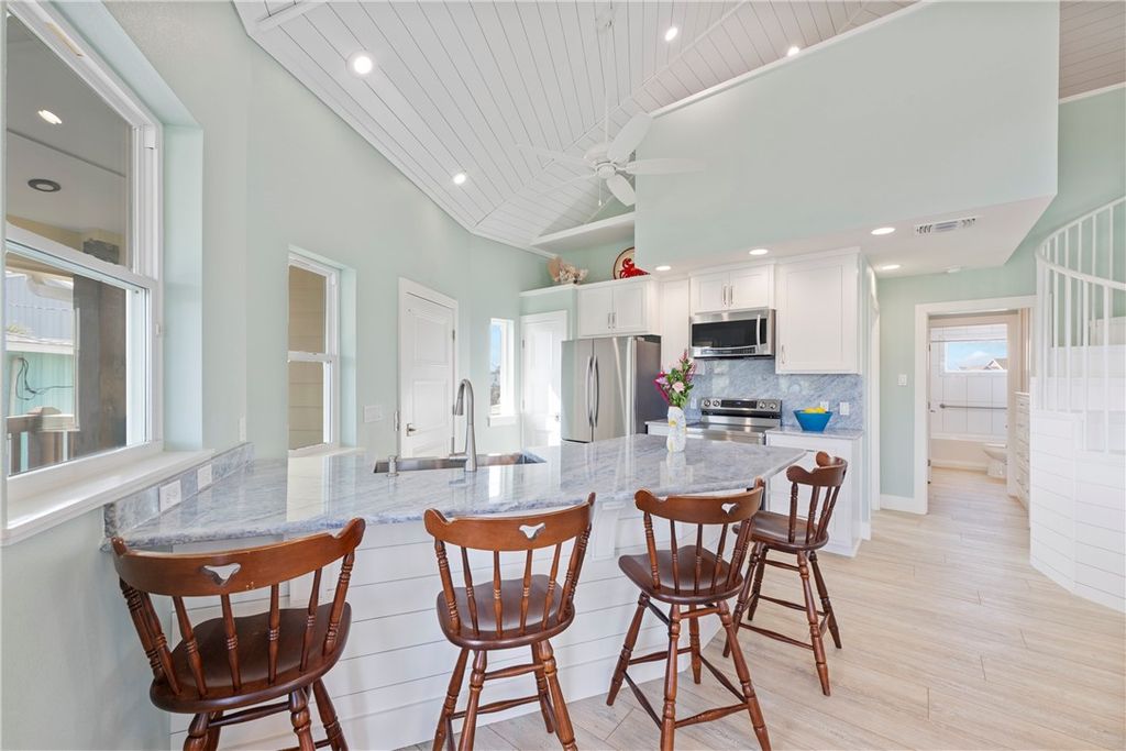 1923 S 11th St 16, Port Aransas, TX 78373 — photo 4