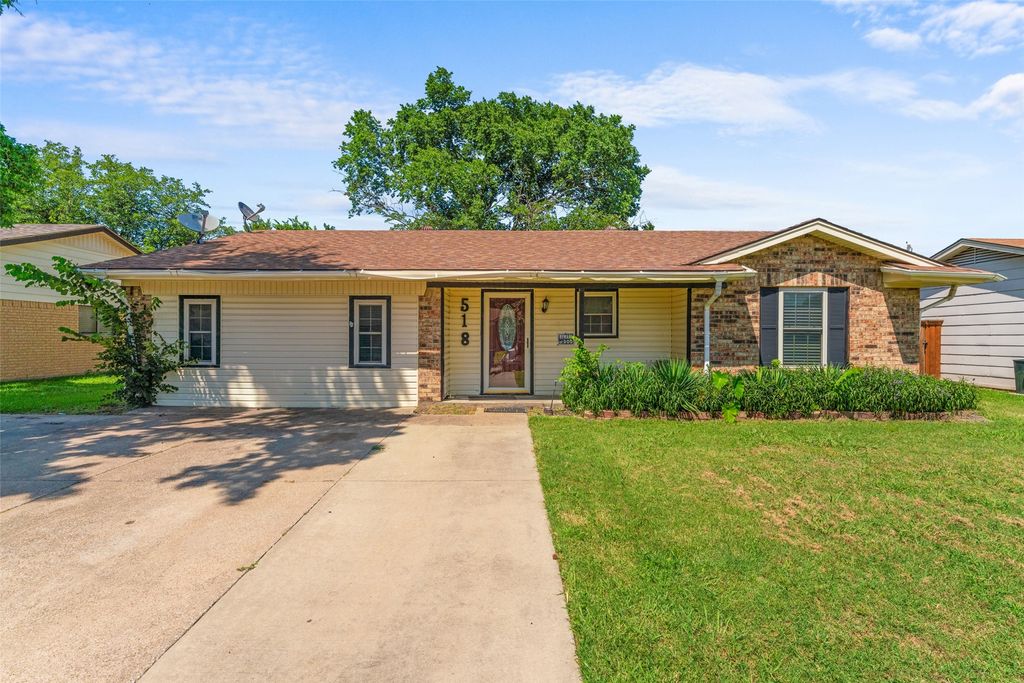 518 Southlake Drive, Forney, TX 75126