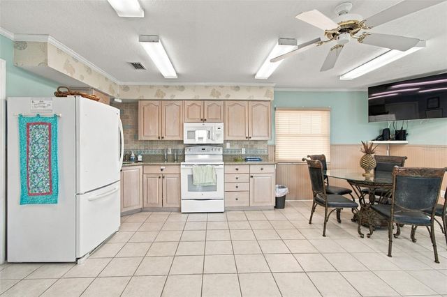 399 150TH AVENUE 205, Madeira Beach, FL 33708