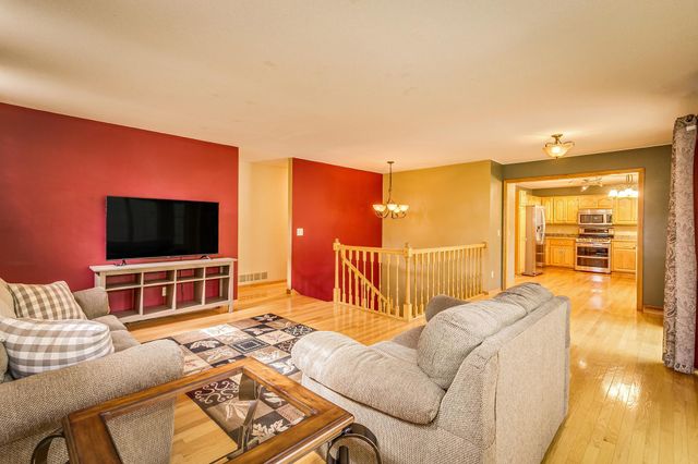 38404 Gerald Avenue, North Branch, MN 55056