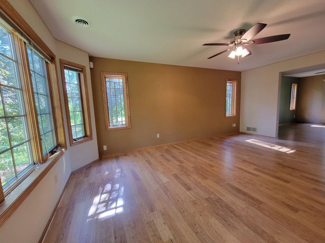 38404 Gerald Avenue, North Branch, MN 55056
