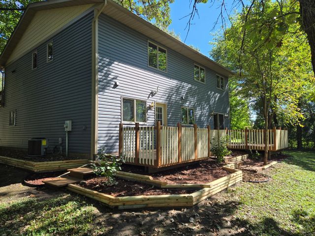 38404 Gerald Avenue, North Branch, MN 55056