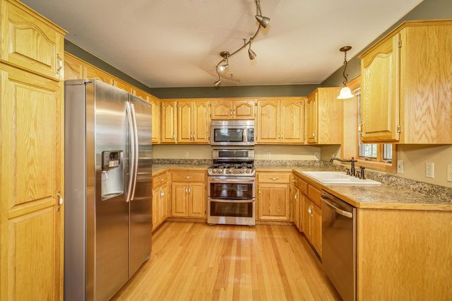38404 Gerald Avenue, North Branch, MN 55056