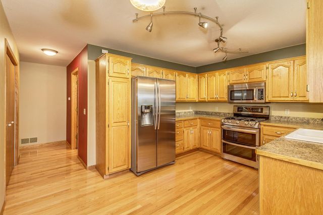 38404 Gerald Avenue, North Branch, MN 55056