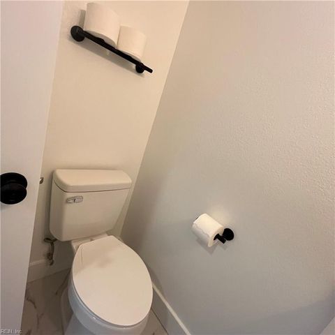 1262 W Ocean View Ave Apt 1, Norfolk, VA 23503