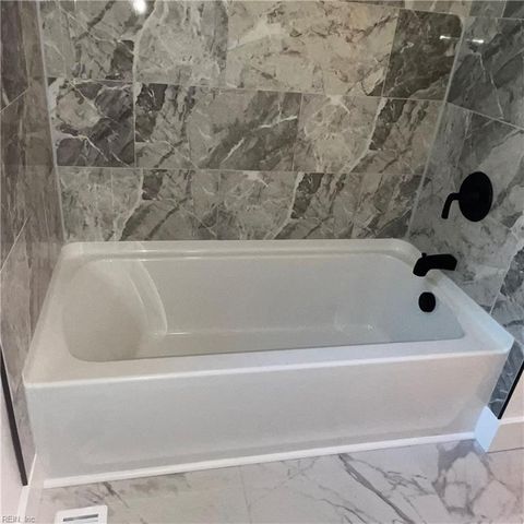 1262 W Ocean View Ave Apt 1, Norfolk, VA 23503