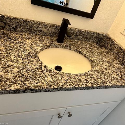 1262 W Ocean View Ave Apt 1, Norfolk, VA 23503