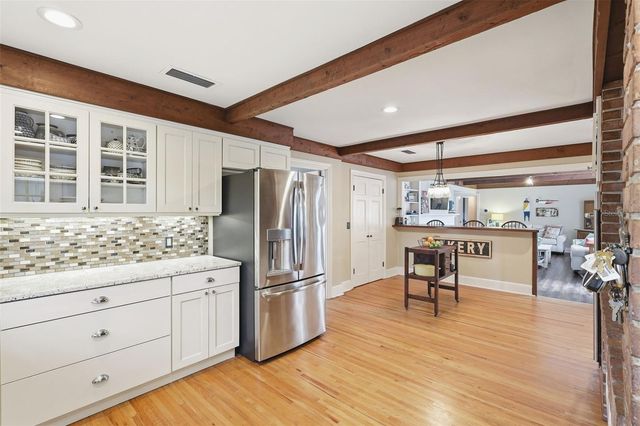 911 PINE TREE TERRACE, Deland, FL 32724