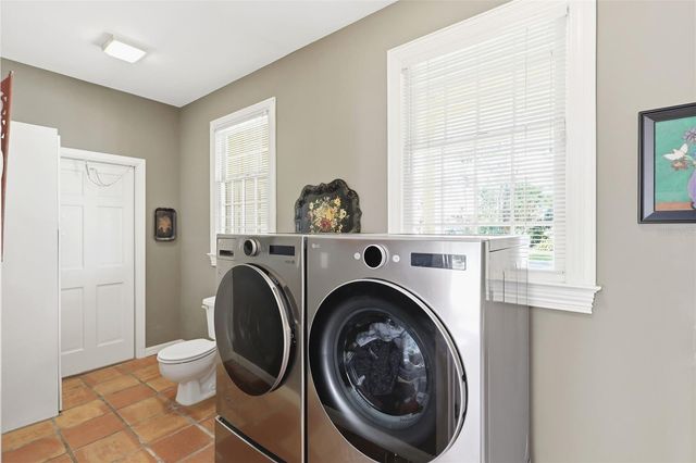 911 PINE TREE TERRACE, Deland, FL 32724