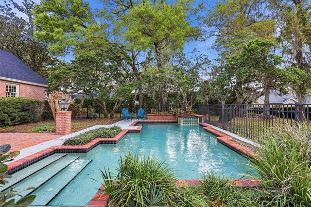 911 PINE TREE TERRACE, Deland, FL 32724