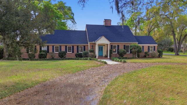 911 PINE TREE TERRACE, Deland, FL 32724