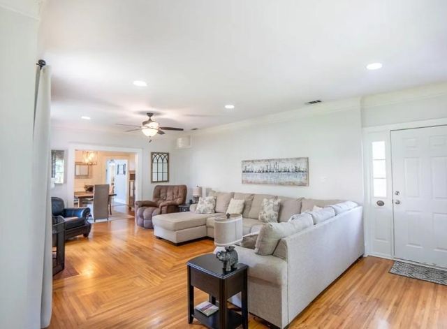 60 Bienville Avenue, Mobile, AL 36606