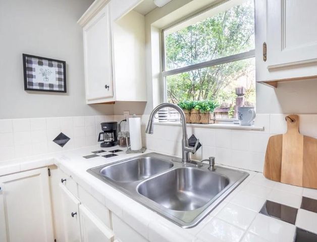 60 Bienville Avenue, Mobile, AL 36606