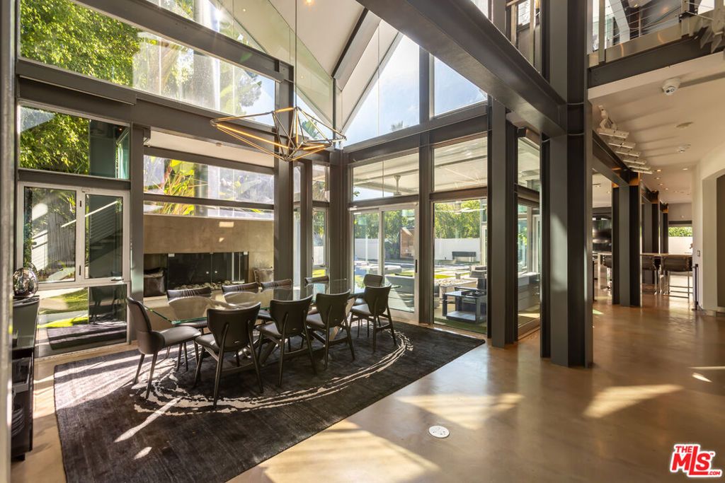 Image 23 of property listing at 8538 Eastwood Road, West Hollywood, CA 90046