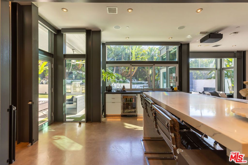 Image 29 of property listing at 8538 Eastwood Road, West Hollywood, CA 90046