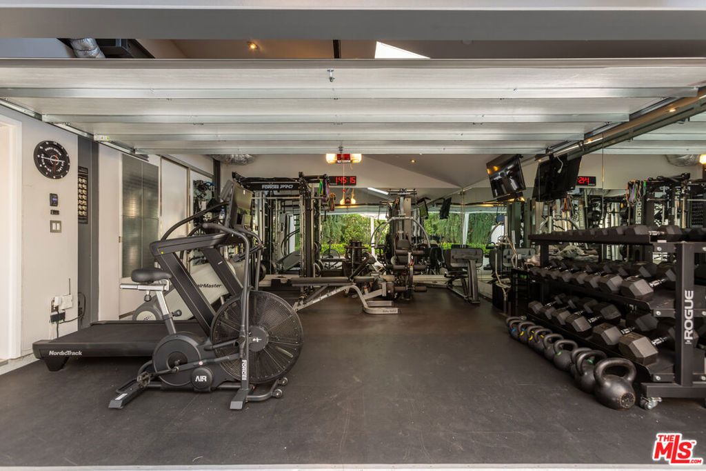 Image 36 of property listing at 8538 Eastwood Road, West Hollywood, CA 90046