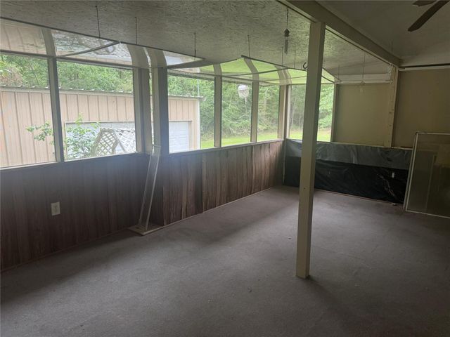 20 Hideaway Trail, Coldspring, TX 77331