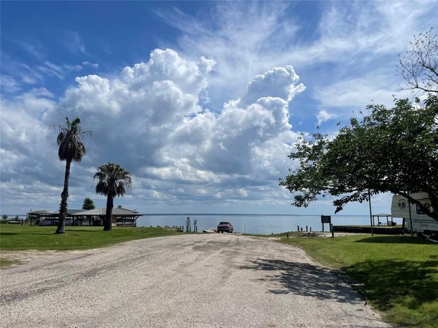 20 Hideaway Trail, Coldspring, TX 77331