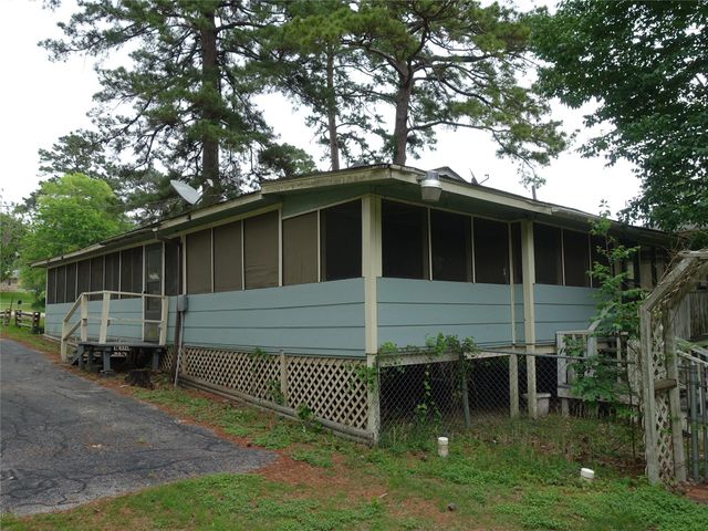 20 Hideaway Trail, Coldspring, TX 77331