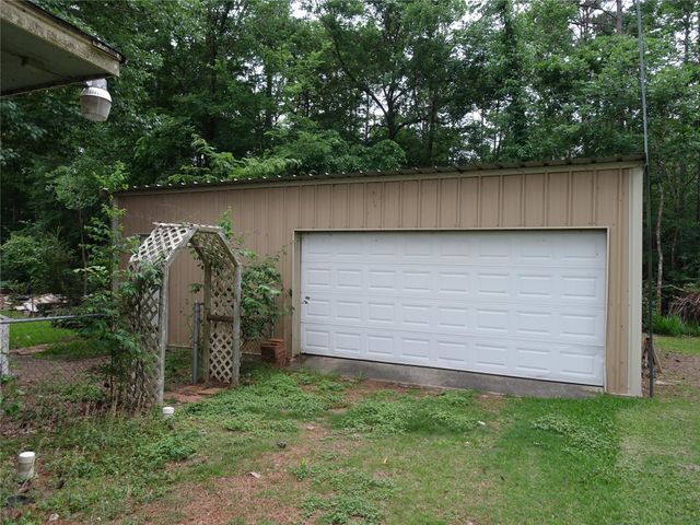 20 Hideaway Trail, Coldspring, TX 77331