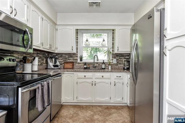 6 Kime Avenue, Wayne, NJ 07470