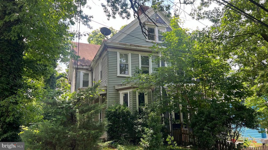 Image 3 of property listing at 1241 PERRY ST NE, Washington, DC 20017