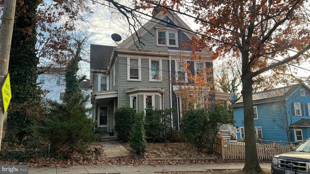 Image 6 of property listing at 1241 PERRY ST NE, Washington, DC 20017