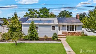 3 Park Place, Helmetta, NJ 08828