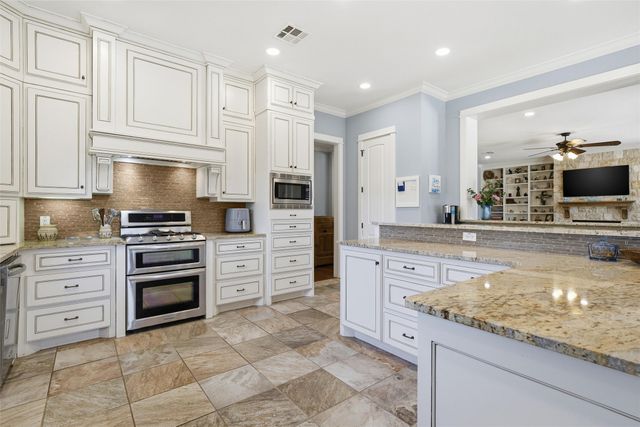 17011 Star Canyon Drive, Woodway, TX 76712